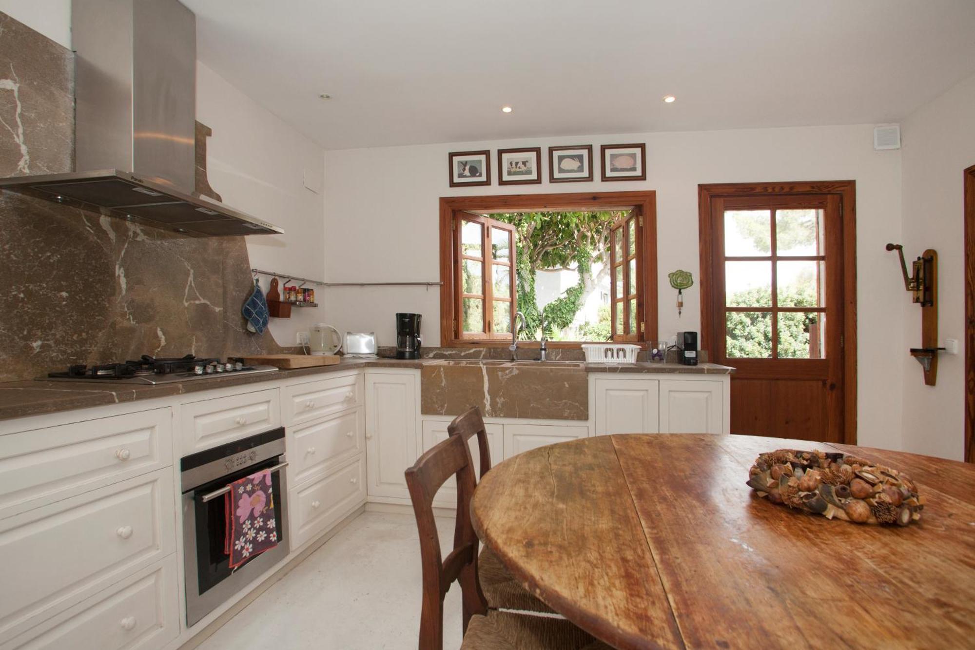 Incredibly Charming By The Sea Of Son Veri Villa